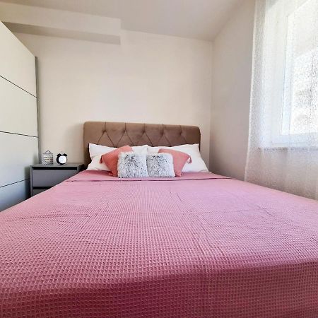 Apartment Three Roads Baska Voda Bagian luar foto