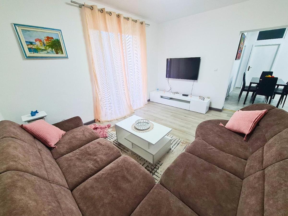 Apartment Three Roads Baska Voda Bagian luar foto