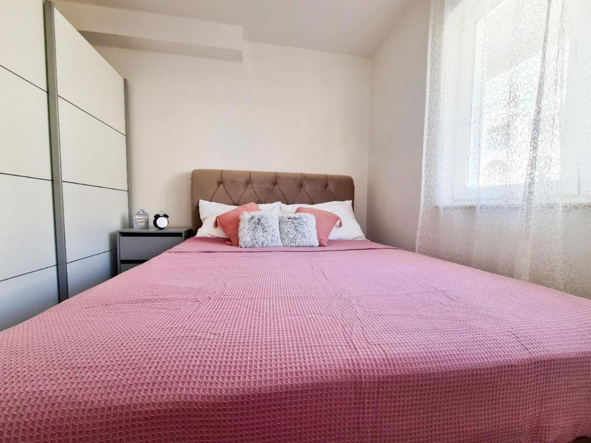 Apartment Three Roads Baska Voda Bagian luar foto