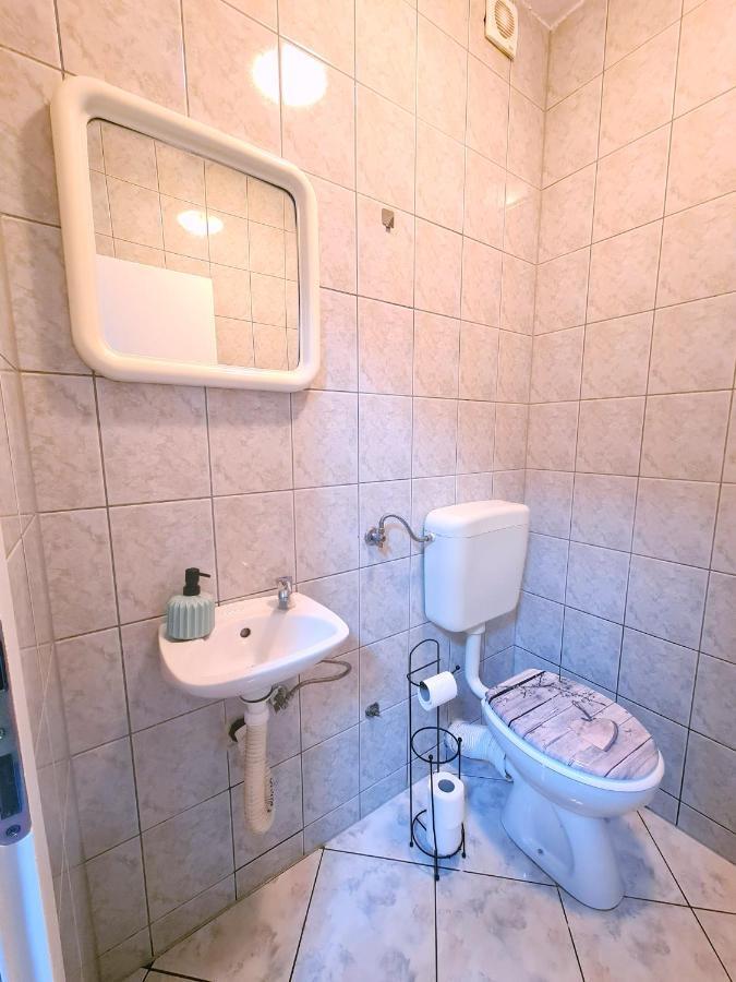 Apartment Three Roads Baska Voda Bagian luar foto