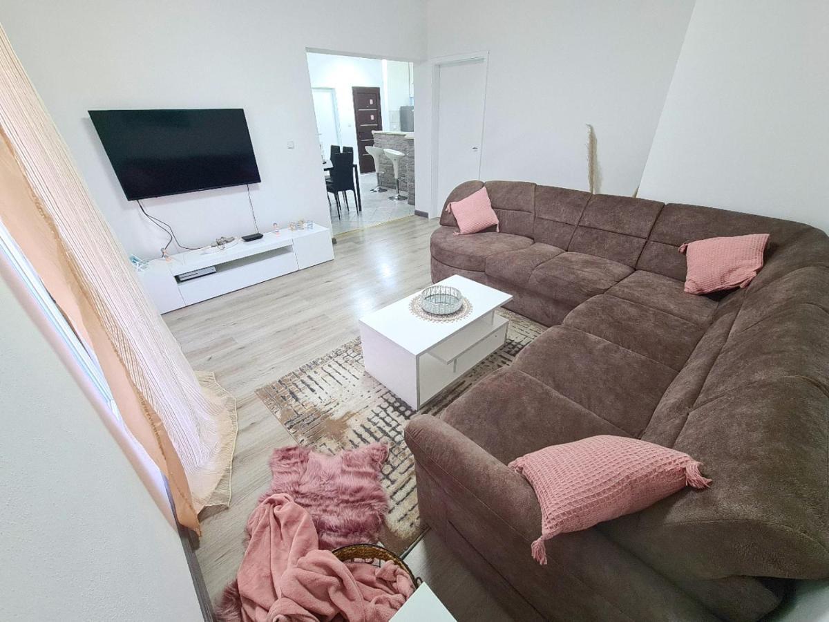 Apartment Three Roads Baska Voda Bagian luar foto