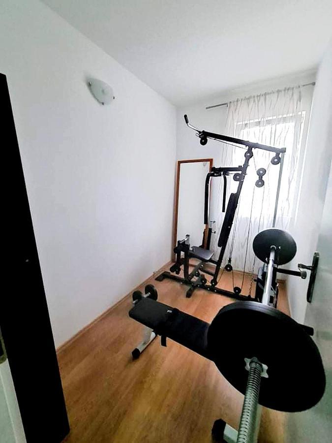 Apartment Three Roads Baska Voda Bagian luar foto