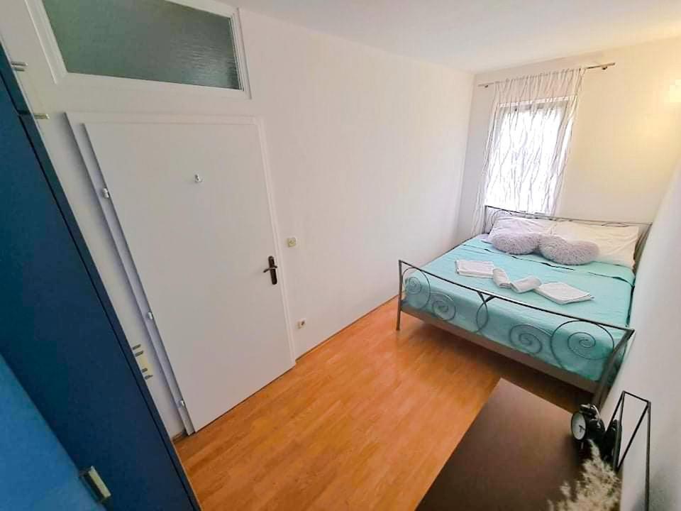 Apartment Three Roads Baska Voda Bagian luar foto