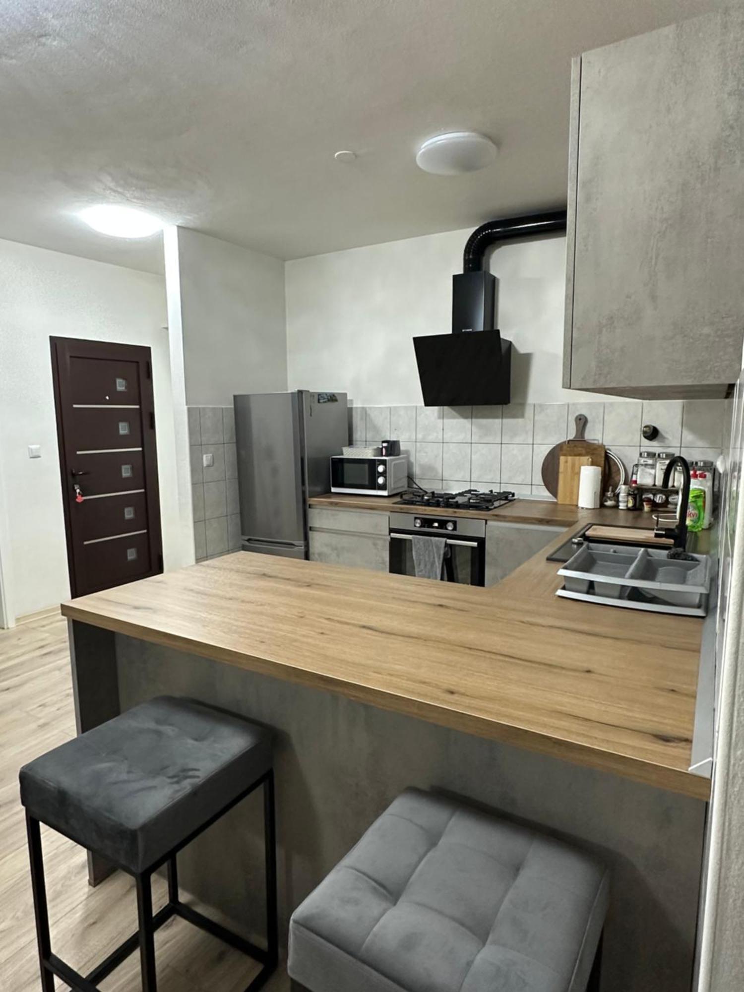 Apartment Three Roads Baska Voda Bagian luar foto