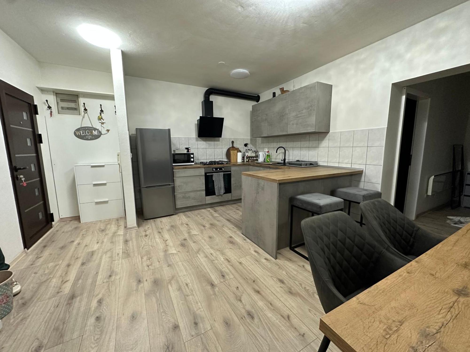 Apartment Three Roads Baska Voda Bagian luar foto